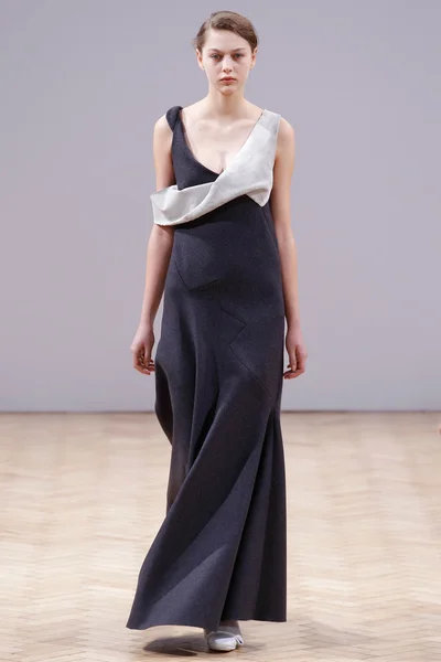 Look 10